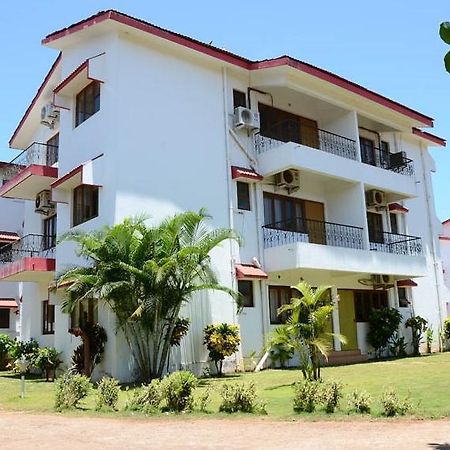 M N Resorts Baga Ngoại thất bức ảnh